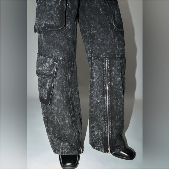 NWT ZARA RELAXED MID WAIST CARGO JEANS ZW COLLECTION ZW Collection | Size Large - Picture 6 of 8